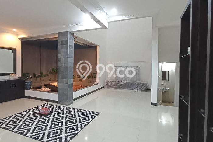 For Sale! Luxury House LT 200m2 Desain Elegan di Kota Wisata For Sale! Luxury House LT 200m2 Desain Elegan di Kota Wisata