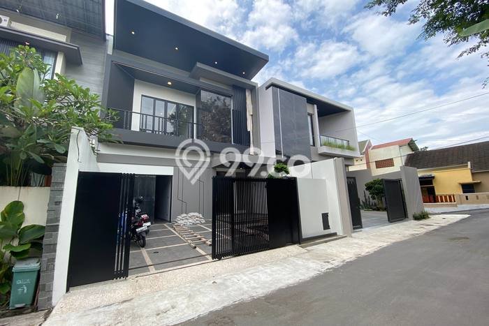Rumah Modern Cantik 4 Kamar Siap Huni di Ngaglik Rumah Modern Cantik 4 Kamar Siap Huni di Ngaglik