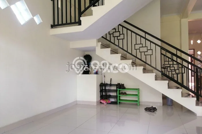 Rumah Eksklusif Siap Huni LT 1218m2 di Gamping, Sleman Rumah Eksklusif Siap Huni LT 1218m2 di Gamping, Sleman