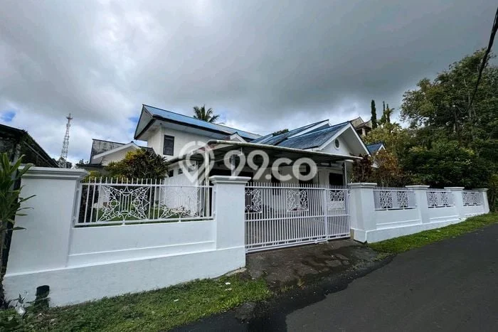 Rumah Modern Minimalis 6 Kamar Siap Huni di Tomohon Tengah Rumah Modern Minimalis 6 Kamar Siap Huni di Tomohon Tengah