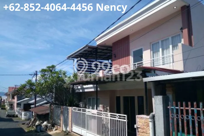 Rumah Strategis Modern Lb 200m2 di Malalayang, Manado Rumah Strategis Modern Lb 200m2 di Malalayang, Manado