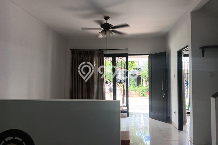Sewa Rumah Harga Terjangkau di Graha Raya Tangerang Selatan dengan 3 Kamar Tidur Sewa Rumah Harga Terjangkau di Graha Raya Tangerang Selatan dengan 3 Kamar Tidur