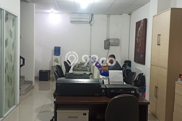 Ruko Dijual di Prime Area Tangerang Selatan Luas 220m2 Ruko Dijual di Prime Area Tangerang Selatan Luas 220m2