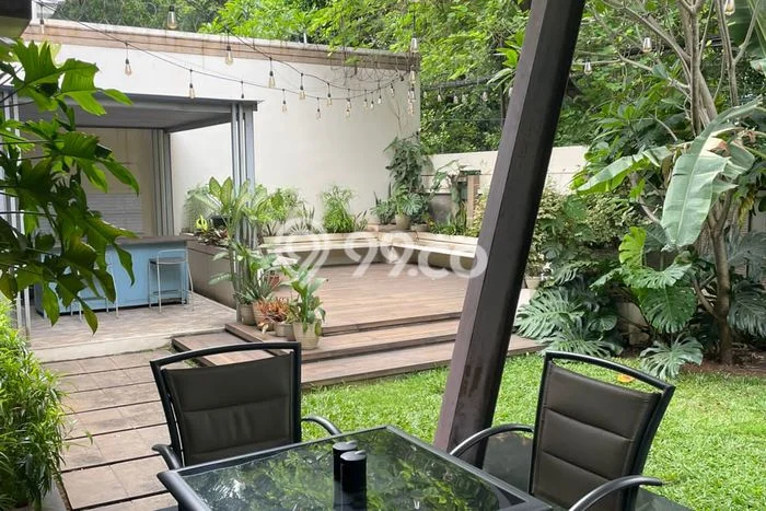 Siap Huni Rumah Mewah 4 Kamar di Kebayoran Baru Dekat ke Mana Pun Siap Huni Rumah Mewah 4 Kamar di Kebayoran Baru Dekat ke Mana Pun