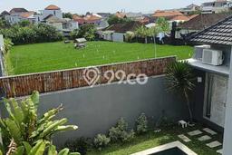 DIJUAL! Vila Kawasan , Area 200m2m², Posisi Strategis DIJUAL! Vila Kawasan , Area 200m2m², Posisi Strategis