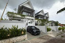 HOT DEAL! Vila Kawasan , Luas 151m2m², Area Strategis HOT DEAL! Vila Kawasan , Luas 151m2m², Area Strategis