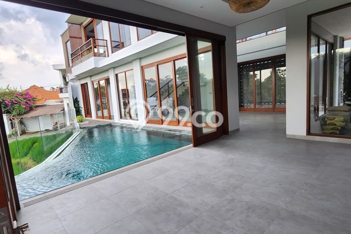 Vila di , Luas 304m2m², Akses ke Pusat Kota Vila di , Luas 304m2m², Akses ke Pusat Kota