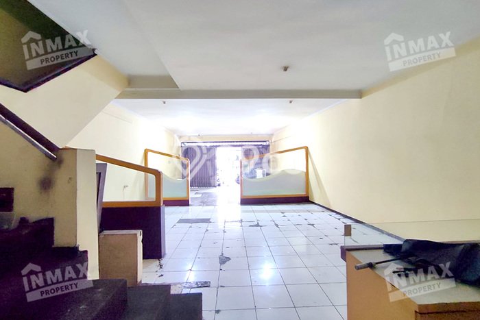 Unit Ruko Dijual di Malang LT 81m2 & LB 200m2 Unit Ruko Dijual di Malang LT 81m2 & LB 200m2