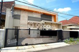 Rumah Elit Modern Siap Huni di Kauman Malang Rumah Elit Modern Siap Huni di Kauman Malang