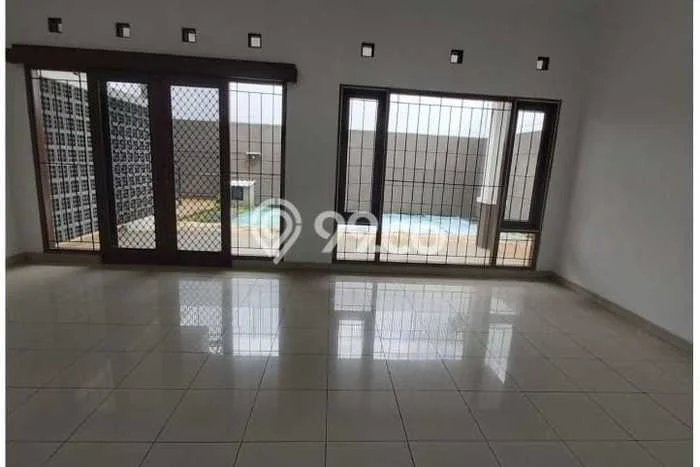 Lokasi terbaik! Rumah siap pakai dikontrakkan di Batununggal LB 250m2 Lokasi terbaik! Rumah siap pakai dikontrakkan di Batununggal LB 250m2