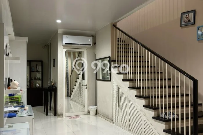 For Sale! Premium House LT 210m2 Desain Modern di Surabaya Kota For Sale! Premium House LT 210m2 Desain Modern di Surabaya Kota