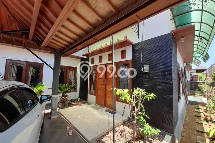 BEST INVESTMENT! Rumah area , Luas 204m2m² LB 180m2m² BEST INVESTMENT! Rumah area , Luas 204m2m² LB 180m2m²