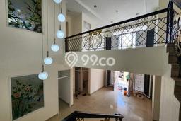 Rumah Tenang di , 5 KT, LT 230m2m² LB 300m2m² Rumah Tenang di , 5 KT, LT 230m2m² LB 300m2m²