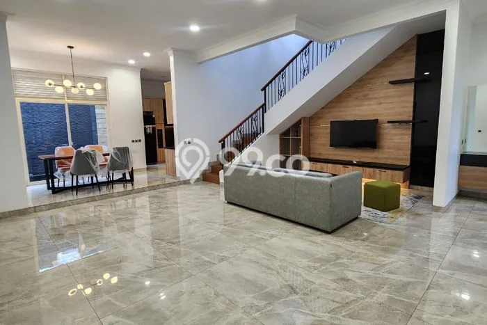 Rumah sewa siap pakai 6 KT di Gading Serpong, Tangerang Rumah sewa siap pakai 6 KT di Gading Serpong, Tangerang