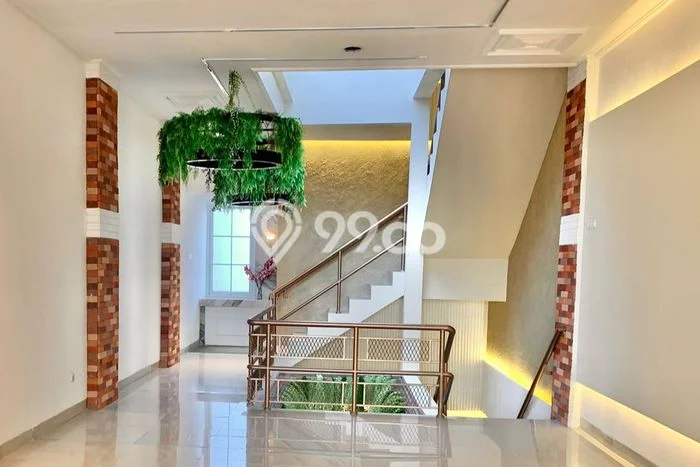 Unit Ruko Dijual di Tangerang Selatan LT 81m2 & LB 243m2 Unit Ruko Dijual di Tangerang Selatan LT 81m2 & LB 243m2