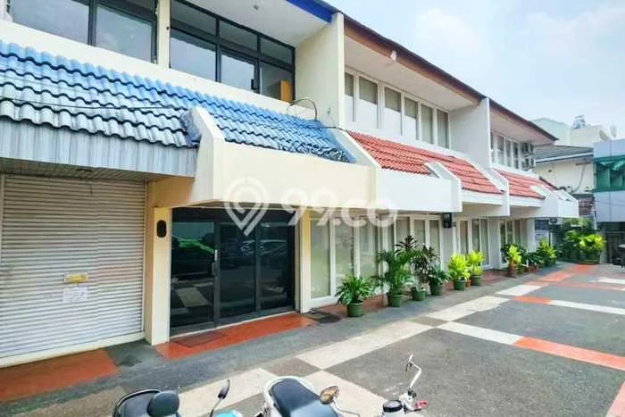 Unit Ruko Dijual di Jakarta Selatan LT 108m2 & LB 210m2 Unit Ruko Dijual di Jakarta Selatan LT 108m2 & LB 210m2
