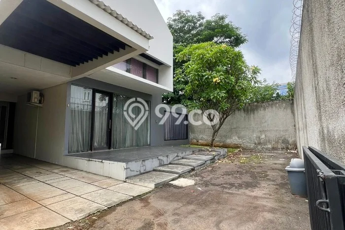 Ready to Use! Luxury House LT 128m2 Desain Elegan di Lebak Bulus Ready to Use! Luxury House LT 128m2 Desain Elegan di Lebak Bulus