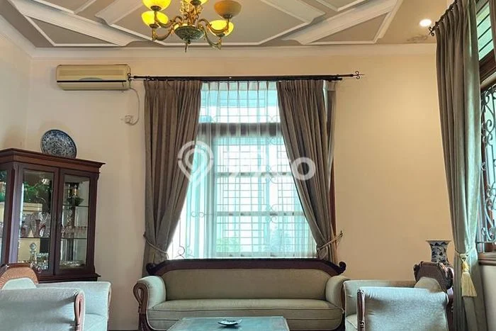 Siap Huni Rumah Mewah 6 Kamar di Tebet Dekat ke Mana Pun Siap Huni Rumah Mewah 6 Kamar di Tebet Dekat ke Mana Pun