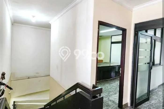 Unit Ruko Dijual di Jakarta Selatan LT 108m2 & LB 210m2 Unit Ruko Dijual di Jakarta Selatan LT 108m2 & LB 210m2