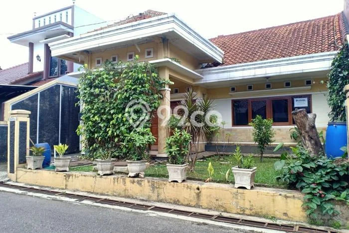 Jual Rumah Eksklusif 5 KT di Buah Batu, Bandung Jual Rumah Eksklusif 5 KT di Buah Batu, Bandung