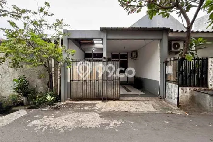 Jual Rumah Strategis Bagus Punya 2 KT di Tebet Jakarta Selatan - Jual Rumah Strategis Bagus Punya 2 KT di Tebet Jakarta Selatan -