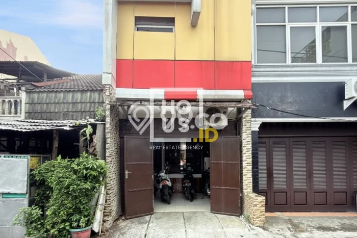Rumah Kost untuk Dijual di Tebet dengan 8 KT, 2 KM, Luas 100m2 Rumah Kost untuk Dijual di Tebet dengan 8 KT, 2 KM, Luas 100m2
