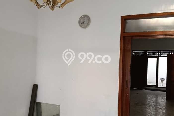 Lokasi terbaik! Rumah siap huni disewakan di Semarang Tengah LB 334m2 Lokasi terbaik! Rumah siap huni disewakan di Semarang Tengah LB 334m2