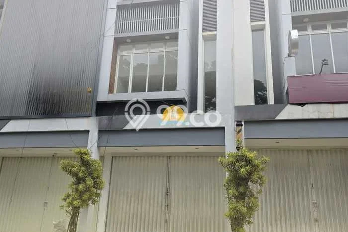 Disewakan Ruko di Pusat Kota Semarang Ramai Strategis Disewakan Ruko di Pusat Kota Semarang Ramai Strategis