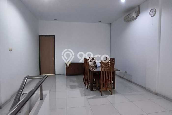 Unit Ruko Disewa Lokasi Semarang Barat, Semarang Spesifikasi Luas Bangunan 215m2 Unit Ruko Disewa Lokasi Semarang Barat, Semarang Spesifikasi Luas Bangunan 215m2