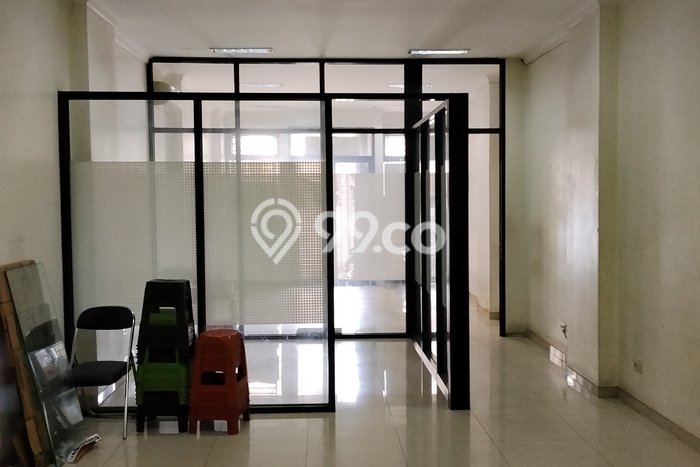 Ruko Dijual di Jakarta Barat LT 78m2 & LB 235m2 Lokasi Terbaik! Ruko Dijual di Jakarta Barat LT 78m2 & LB 235m2 Lokasi Terbaik!
