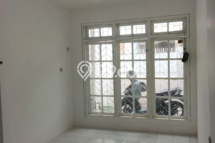 Disewakan! Rumah 3 Kamar Tidur &
2 Kamar Mandi di Tomang, Jakarta Barat Disewakan! Rumah 3 Kamar Tidur &
2 Kamar Mandi di Tomang, Jakarta Barat