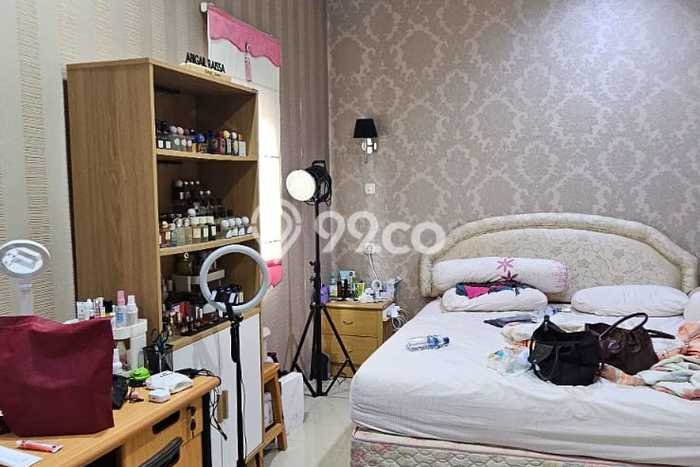 Jual Rumah Mewah Megah Dengan View Cantik di Taman Surya, Jakarta Barat Jual Rumah Mewah Megah Dengan View Cantik di Taman Surya, Jakarta Barat