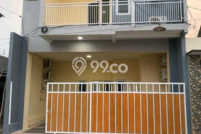 Dijual Kost Strategis di Lowokwaru, Malang 0 KT, 9 KM, Luas Bangunan 172m2 Dijual Kost Strategis di Lowokwaru, Malang 0 KT, 9 KM, Luas Bangunan 172m2