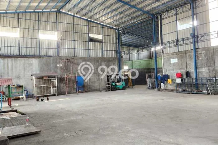 Gudang Disewa di Bekasi dengan LB 700m2 Area Komersial Ramai Gudang Disewa di Bekasi dengan LB 700m2 Area Komersial Ramai