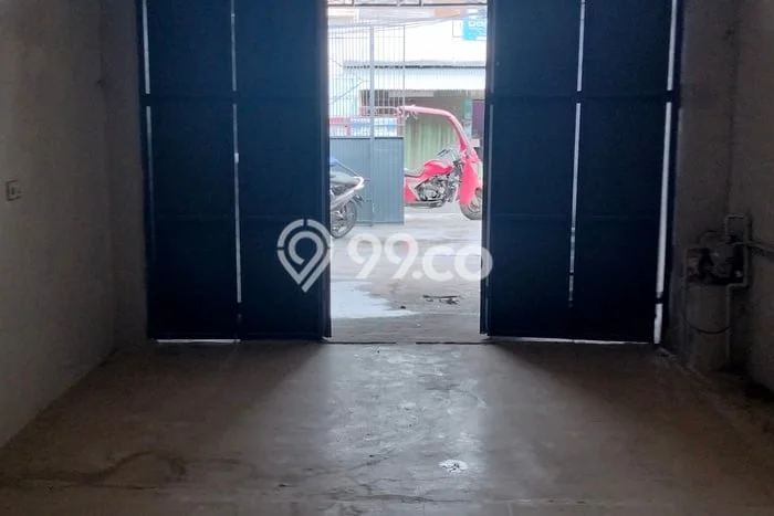 Ruko Disewa di Jakarta Utara dengan LB 270m2 Area Komersial Ramai Ruko Disewa di Jakarta Utara dengan LB 270m2 Area Komersial Ramai