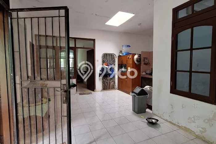 Rumah Mewah LB 200m2 Siap Pakai Desain Elegan di Pondok Ranji, Tangerang Selatan Rumah Mewah LB 200m2 Siap Pakai Desain Elegan di Pondok Ranji, Tangerang Selatan