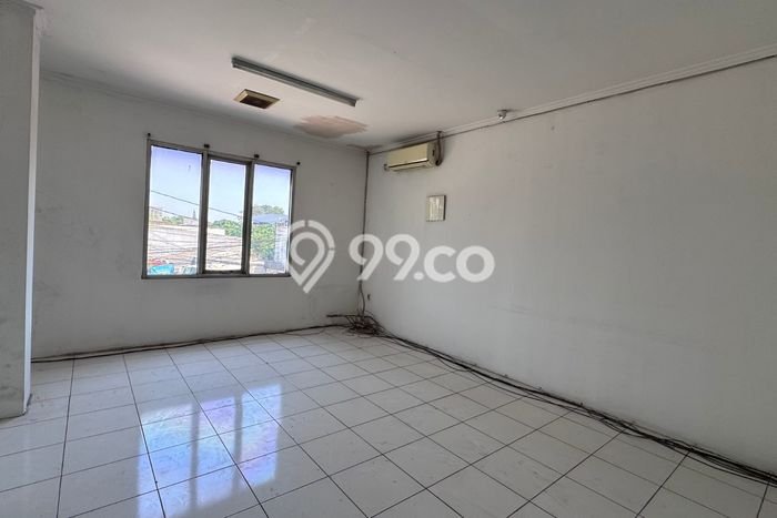 Disewakan Ruko Premium Kawasan Bintaro, Luas 235m², Jalan Strategis Disewakan Ruko Premium Kawasan Bintaro, Luas 235m², Jalan Strategis