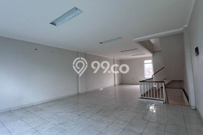 Ruko Strategis Kawasan , Luas 324m2m², Posisi Jalan Utama Ruko Strategis Kawasan , Luas 324m2m², Posisi Jalan Utama