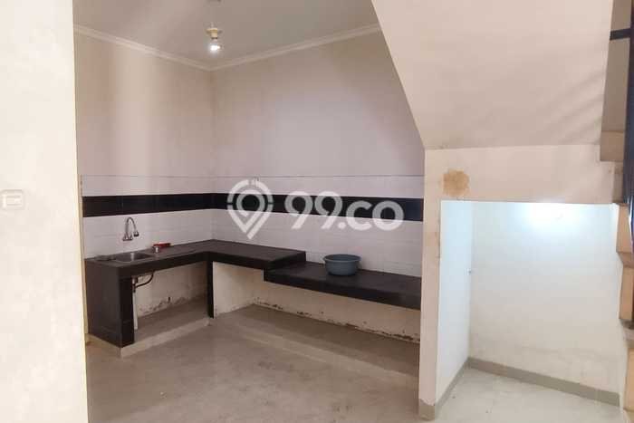 Disewakan Rumah Murah di Tanjung Duren Jakarta Barat Punya 4 Kamar Tidur Disewakan Rumah Murah di Tanjung Duren Jakarta Barat Punya 4 Kamar Tidur