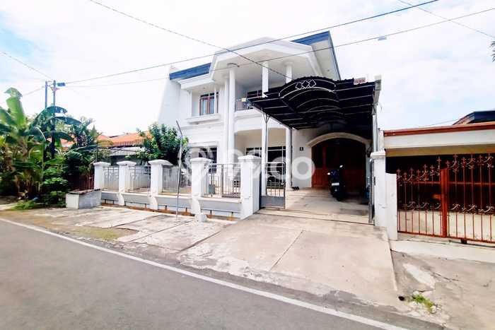 For Sale! Premium House LT 300m2 Desain Modern di Puspowarno For Sale! Premium House LT 300m2 Desain Modern di Puspowarno