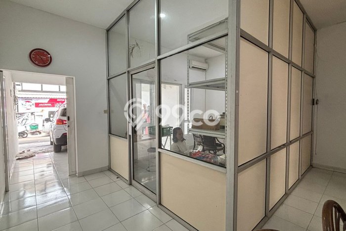 Dijual Hunian Rumah Terawat 3 Kamar di Pleburan, Semarang Dijual Hunian Rumah Terawat 3 Kamar di Pleburan, Semarang