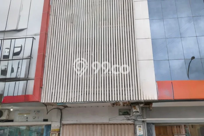 Unit Ruko Dijual di Semarang Timur Semarang Luas Tanah 135m2, Luas Bangunan 405m2 Unit Ruko Dijual di Semarang Timur Semarang Luas Tanah 135m2, Luas Bangunan 405m2