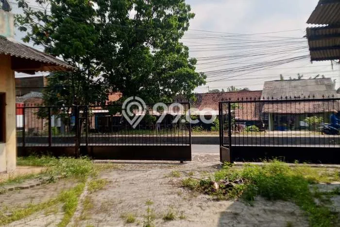 Disewakan Komersial di Kawasan Ramai Penggaron Luas 41m2 Disewakan Komersial di Kawasan Ramai Penggaron Luas 41m2