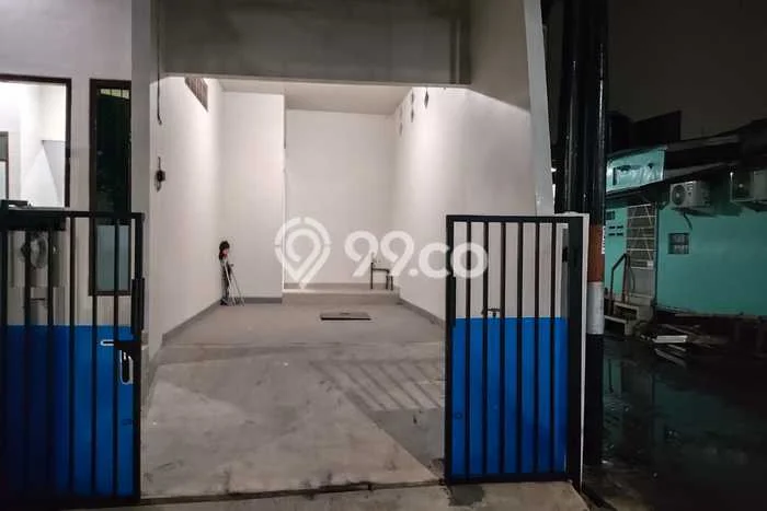 Disewakan! Rumah 2 Kamar Tidur &
2 Kamar Mandi di Tanah Mas, Semarang Disewakan! Rumah 2 Kamar Tidur &
2 Kamar Mandi di Tanah Mas, Semarang