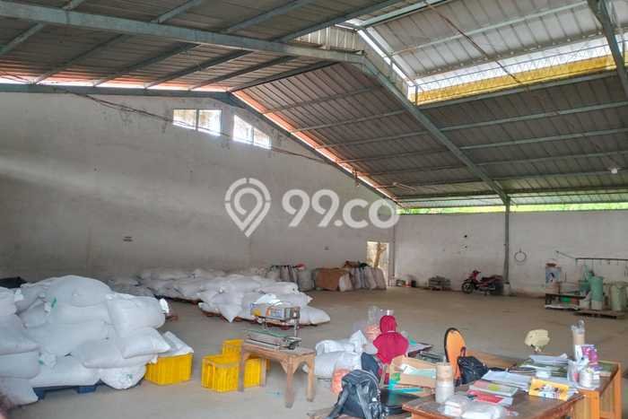 Unit Gudang Paling Strategis di Tugu Semarang dengan LB 3664m2 Unit Gudang Paling Strategis di Tugu Semarang dengan LB 3664m2