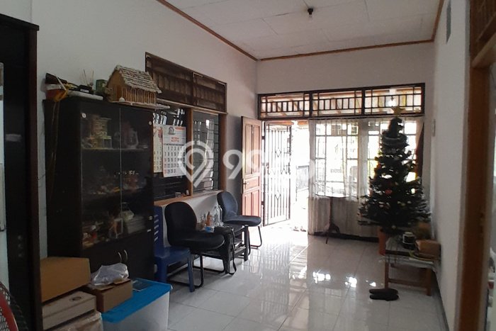 Hunian Elit LB 220m2 Siap Huni Desain Elegan di Halmahera, Semarang Hunian Elit LB 220m2 Siap Huni Desain Elegan di Halmahera, Semarang