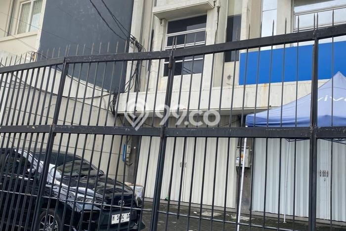 Unit Ruko Disewa Lokasi Semarang Timur, Semarang Spesifikasi Luas Bangunan 321m2 Unit Ruko Disewa Lokasi Semarang Timur, Semarang Spesifikasi Luas Bangunan 321m2