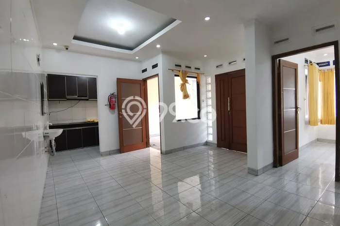 Rumah sewa siap huni 5 Kamar Tidur di Sarijadi, Bandung Rumah sewa siap huni 5 Kamar Tidur di Sarijadi, Bandung