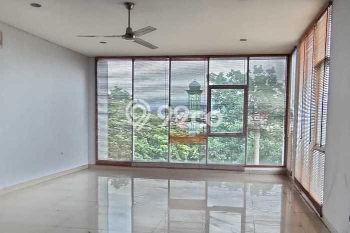 Ruko Bagus Dijual LB 160m2 Lokasi Strategis Bandung Area Cocok untuk Bisnis Ruko Bagus Dijual LB 160m2 Lokasi Strategis Bandung Area Cocok untuk Bisnis