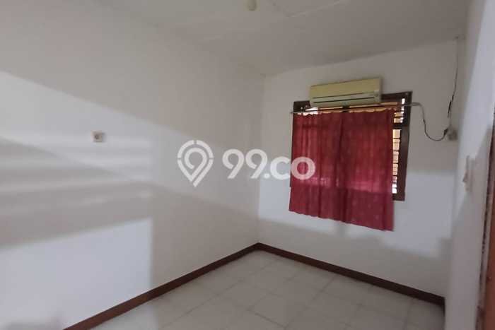 Disewakan! Rumah 2 Kamar Tidur &
2 Kamar Mandi di Duri Kepa, Jakarta Barat Disewakan! Rumah 2 Kamar Tidur &
2 Kamar Mandi di Duri Kepa, Jakarta Barat